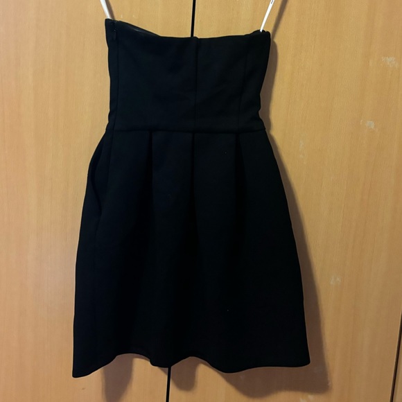 Aritzia Wilfred Strapless Fitted Black Mini Dress with Pockets - Picture 2 of 7